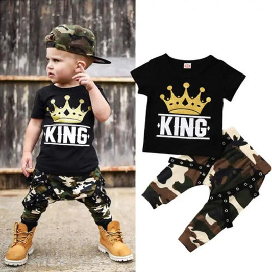 Baby boys 2-piece camo suit set with crown print, casual black top, and pants, suitable for ages 3-8.